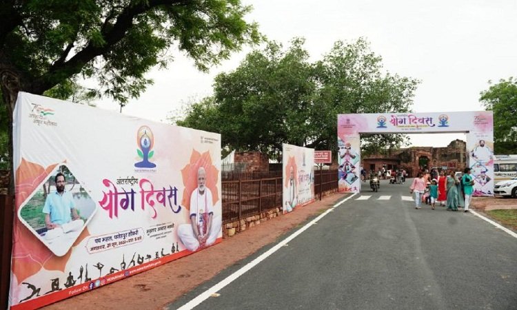 Union Minister Mukhtar Abbas Naqvi will give message of Yoga from Fatehpur Sikri, the capital of Mughals tomorrow