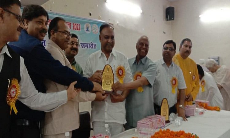 AYUSH department honored yoga instructors