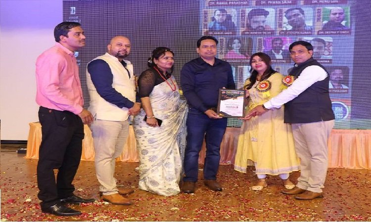 Dr. Avneesh Jadaun receives Best Clinican Award in National Conference 'PhysioNexgen-3'