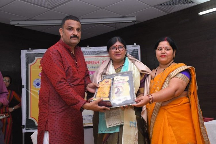 40 received 'Nari Ratna' award in Agra