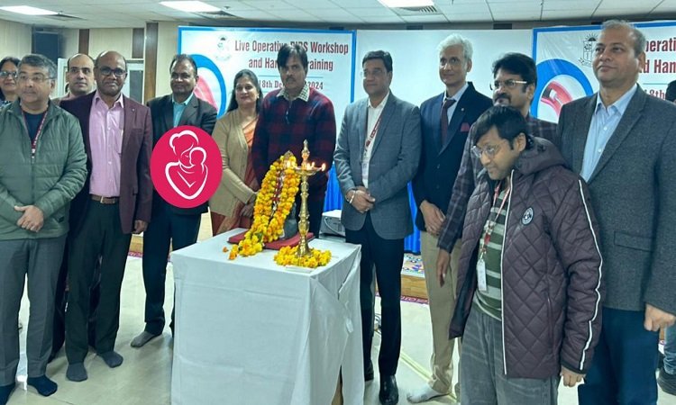 SNMC Agra: लेजर से गुर्दे का पत्थर को चूर्ण बनाया जा रहा (Kidney stones are being crushed with laser)